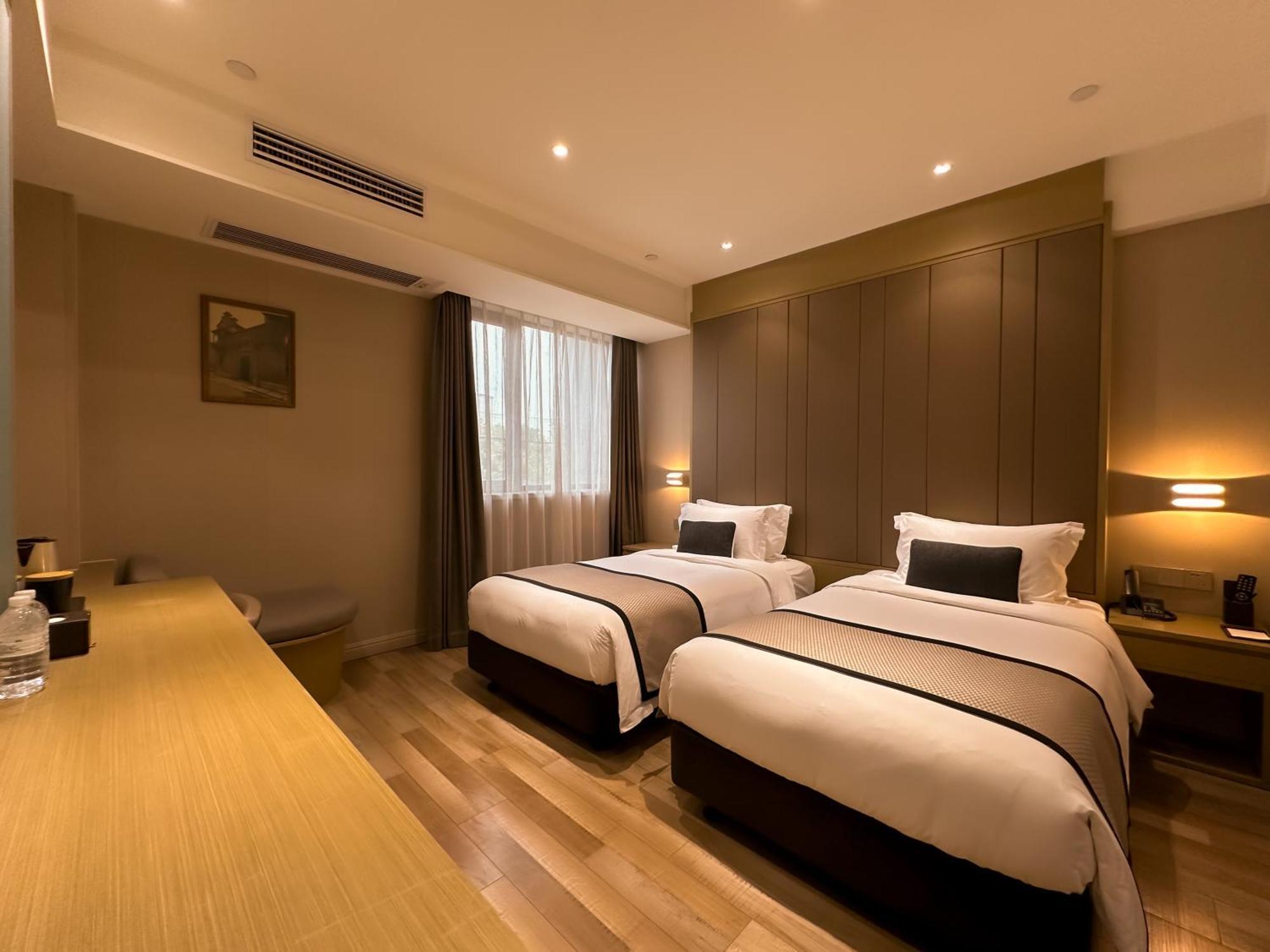 Shanghai-Deco Hotel-Free Shuttle Bus To Pudong Airport And Disneyland Exterior photo