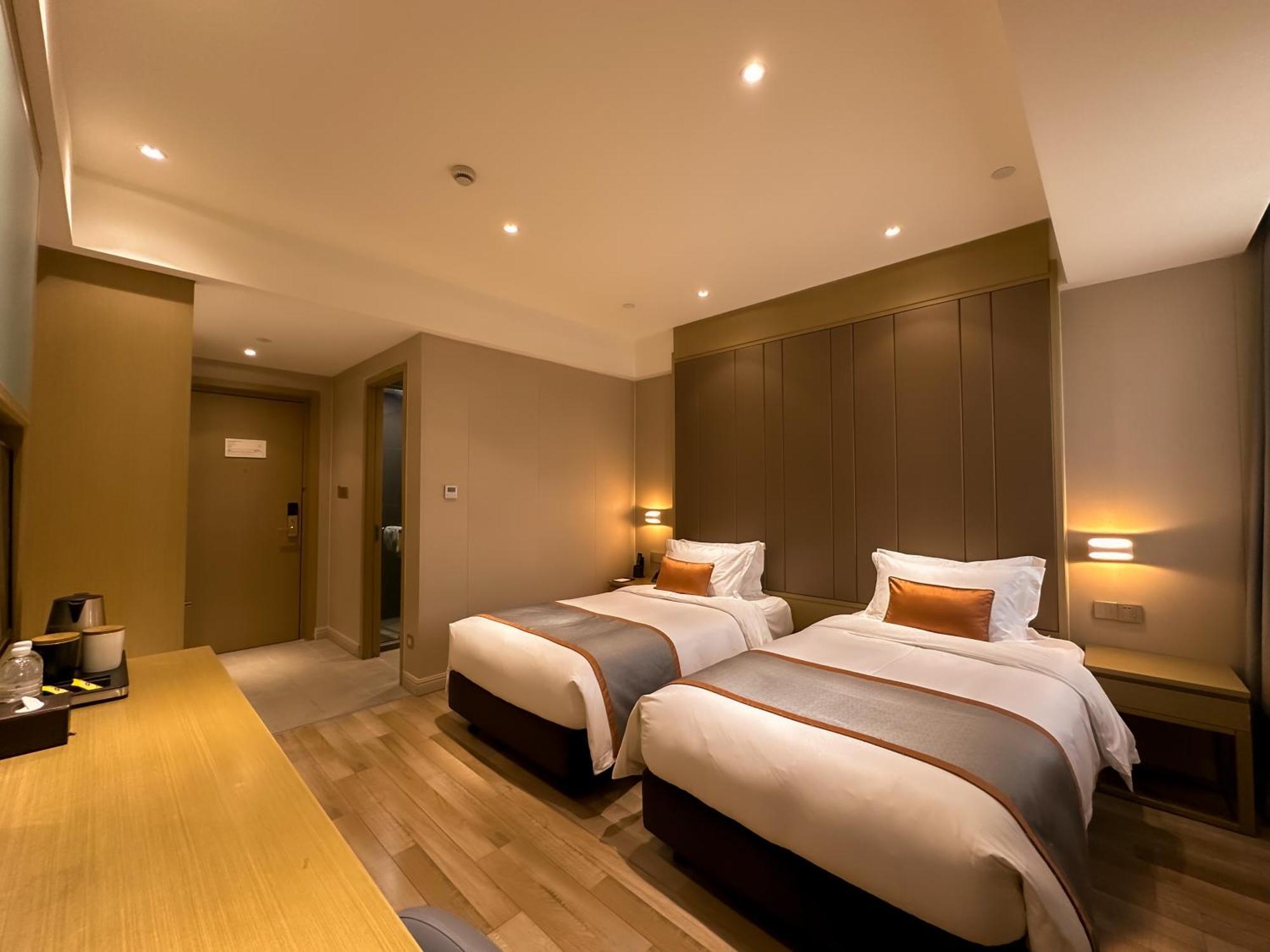 Shanghai-Deco Hotel-Free Shuttle Bus To Pudong Airport And Disneyland Exterior photo