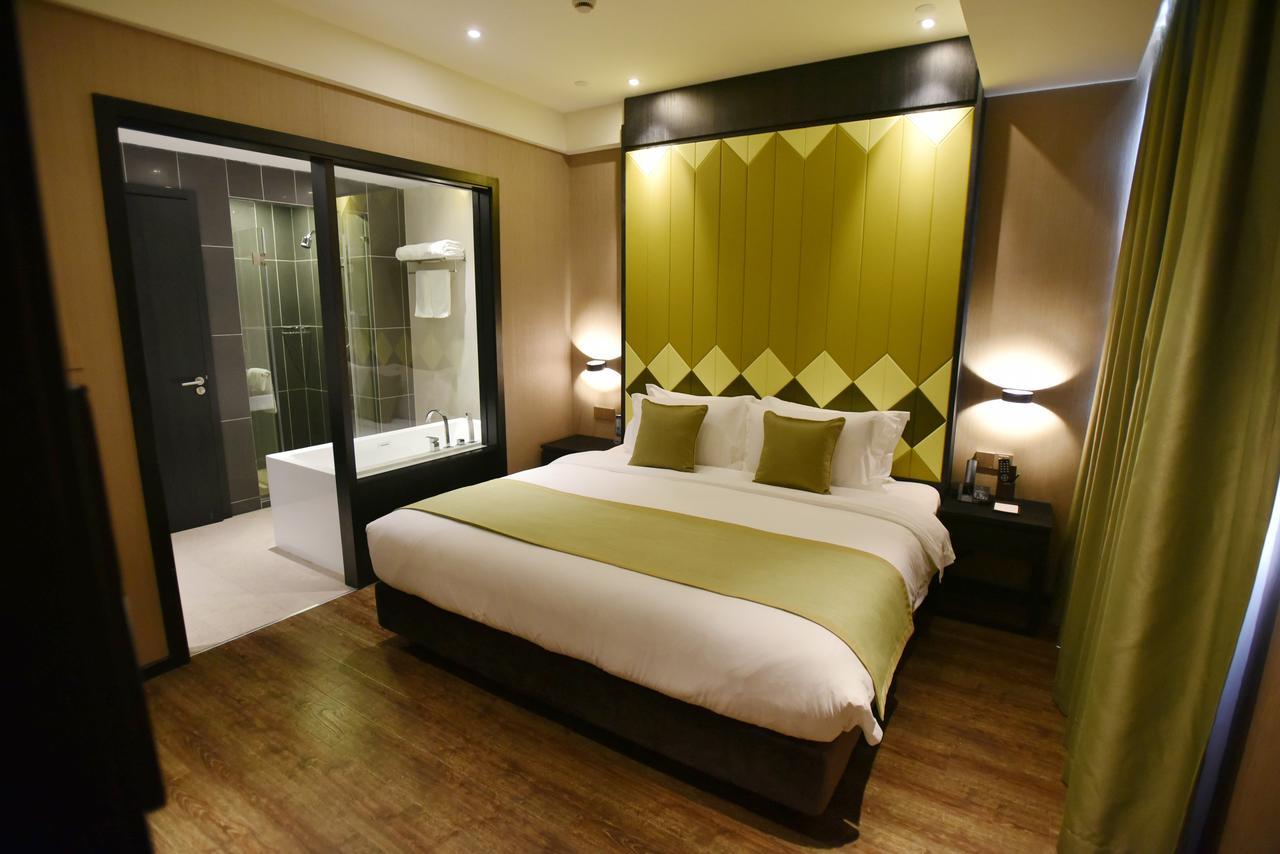 Shanghai-Deco Hotel-Free Shuttle Bus To Pudong Airport And Disneyland Exterior photo
