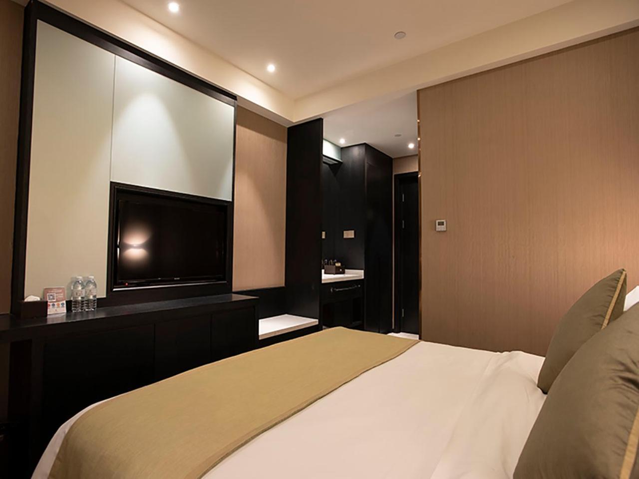 Shanghai-Deco Hotel-Free Shuttle Bus To Pudong Airport And Disneyland Exterior photo